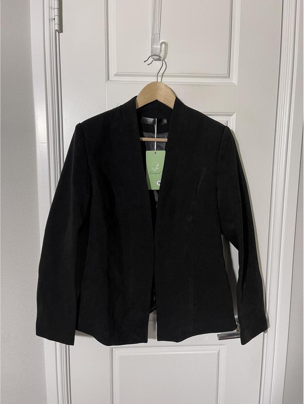 Women’s Pant Suits Size MD Black 2 Pieces W246